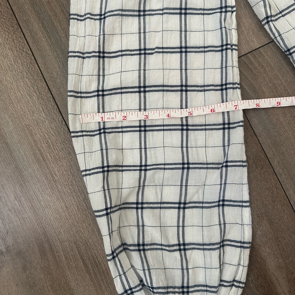 GAP White and Black Plaid Shirt - Picture 5 of 7